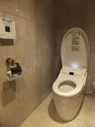 節水でやわらかい洗浄音のネオレストAHに交換 節水でやわらかい洗浄音のネオレストAHに交換